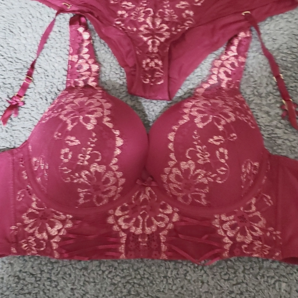 Cacique boost plunge 44B Bra and matching panties size  14/16